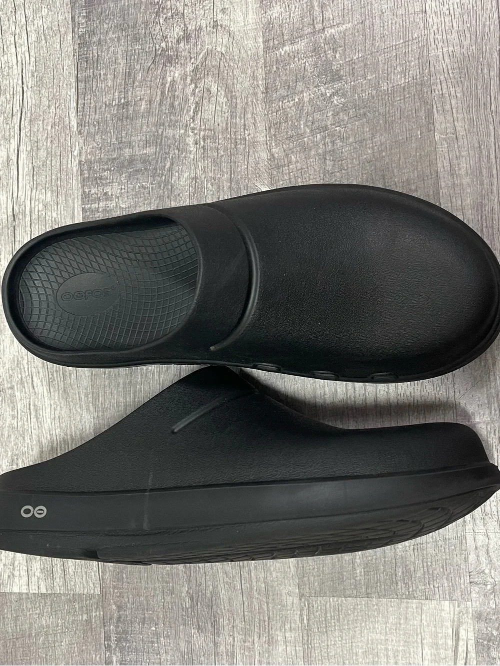 OOFOS comfortable slip